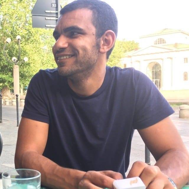 صورة المؤلف أحمد عوني